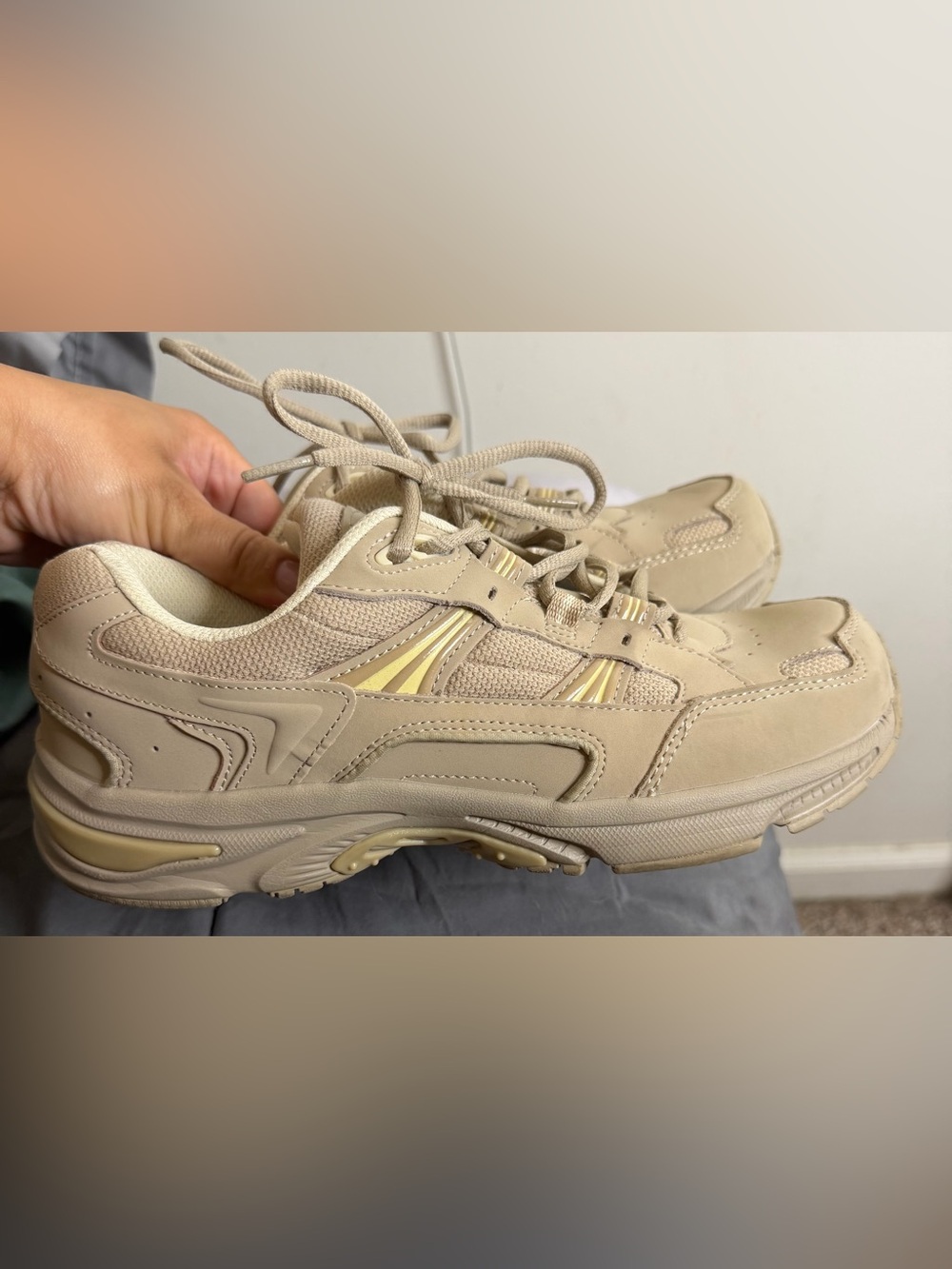 Vionic walker classic sneakers - Picture 2 of 9